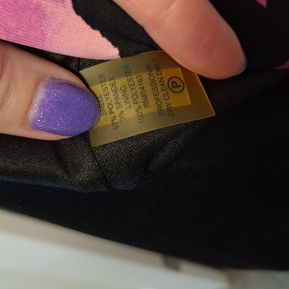 Ellen Tracy Pink and Black Short Sleeve Floral Dress with Ruching Belted Waist - Picture 8 of 8